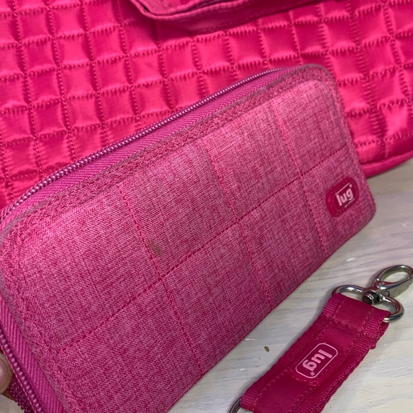 Lug pink purse and wallet combo. Key chain incl - Picture 4 of 6